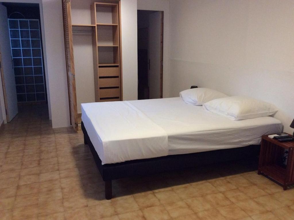 Confortable T1 Le Gosier, Wi-Fi, Piscine Dans Gite Ле Госие Екстериор снимка
